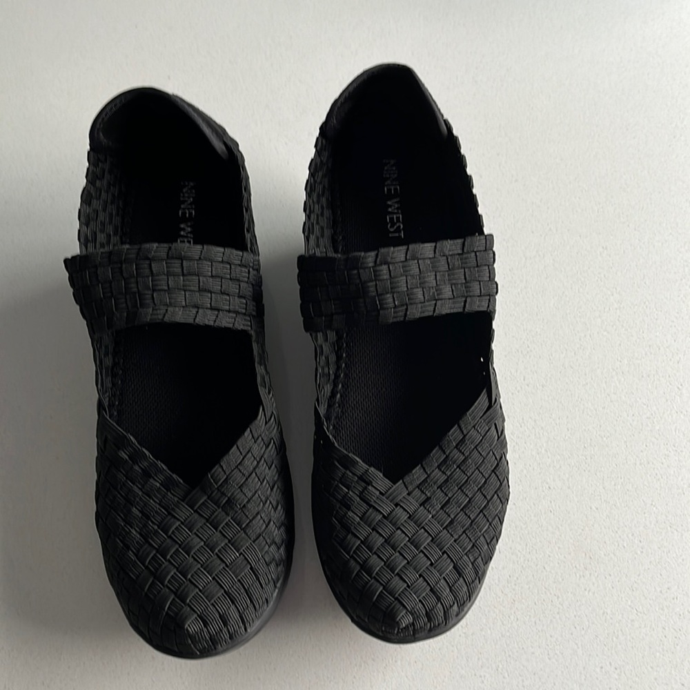 NWT Stretchy elastic mary janes. Very comfortable. Size 7.5.